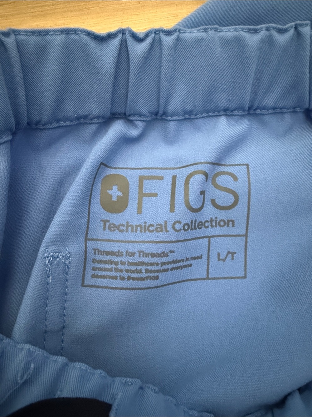 Figs Medical Scrub Set in Periwinkle Size Large - Picture 8 of 8